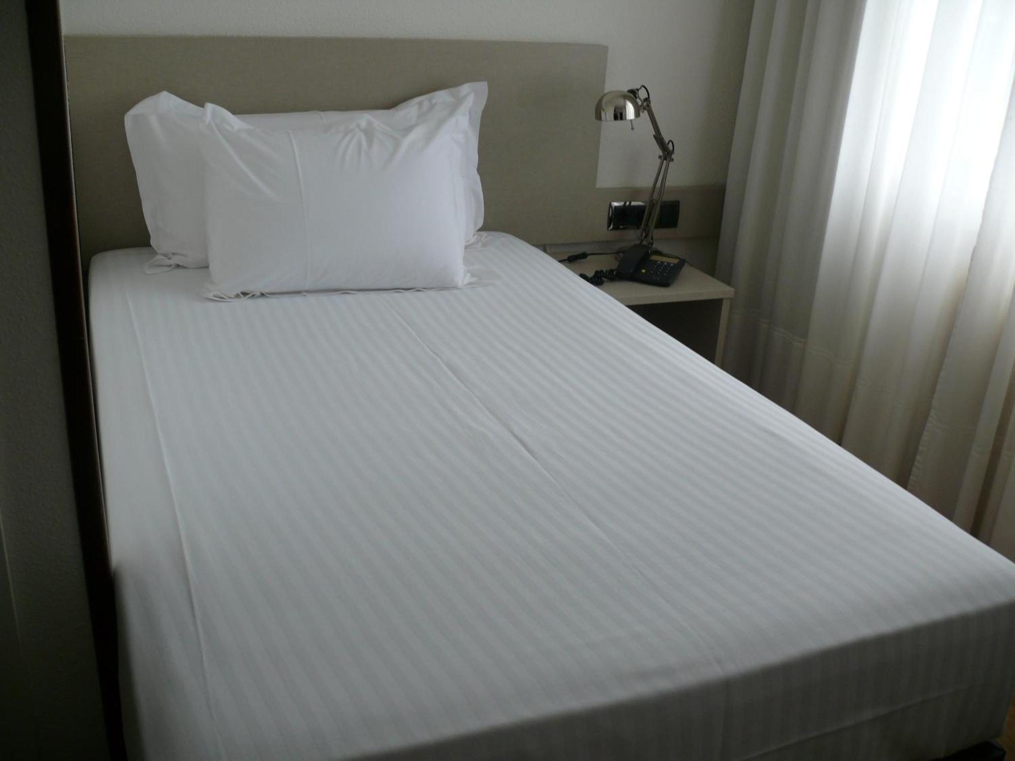 Hotel Los Angeles Guarnizo Zewnętrze zdjęcie