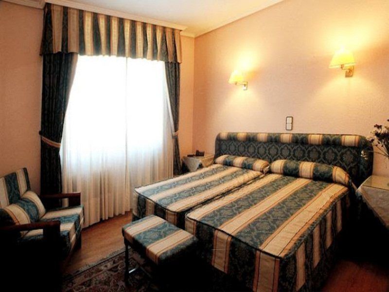 Hotel Los Angeles Guarnizo Zewnętrze zdjęcie
