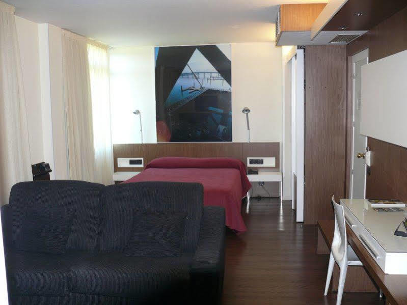 Hotel Los Angeles Guarnizo Zewnętrze zdjęcie